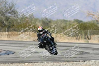 media/Dec-01-2025-Moto Forza (Mon) [[2daa91e15f]]/3-Beginner Group/Session 3 (Turn 3)/